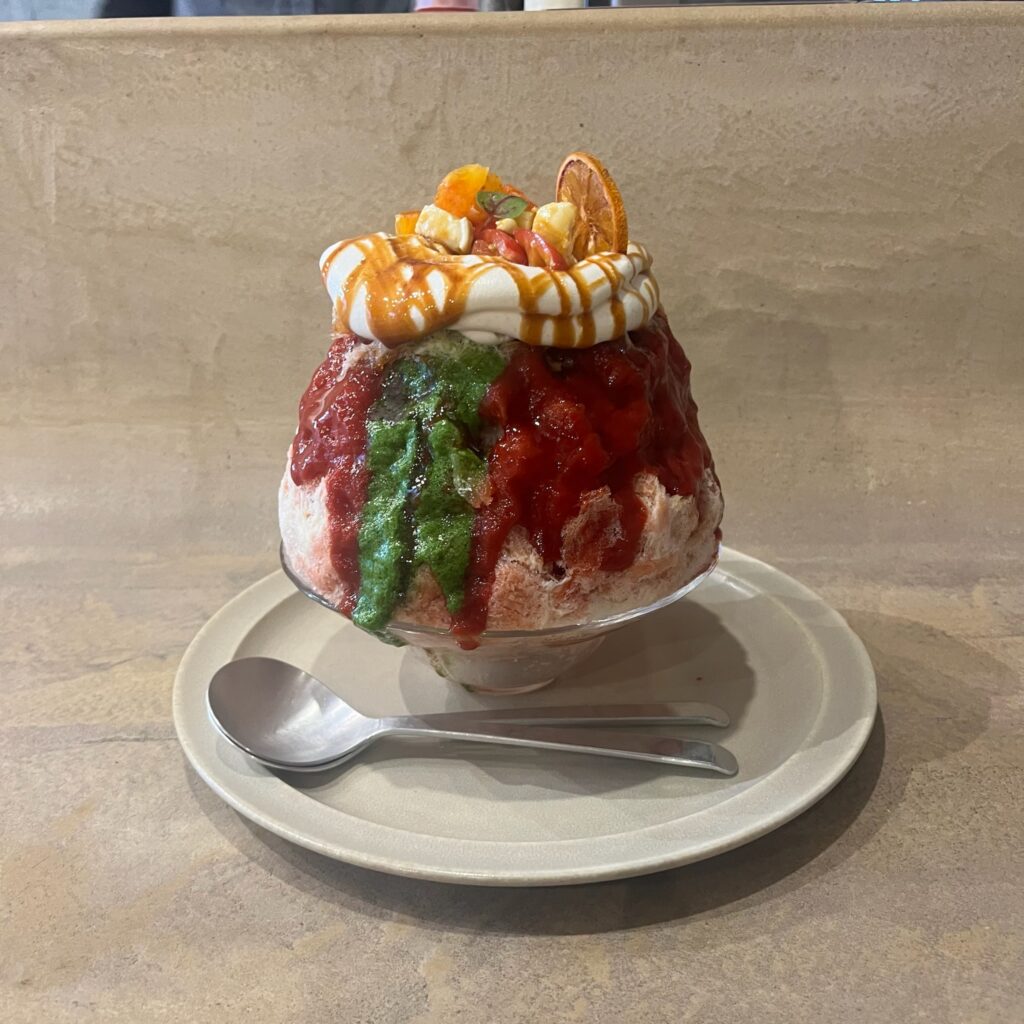 上原食堂のかき氷の写真